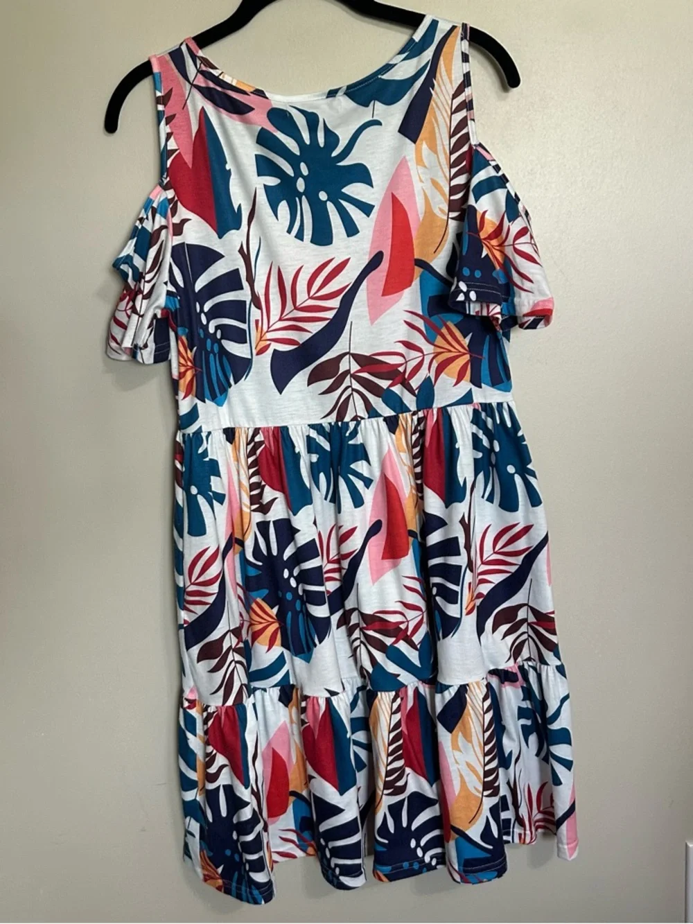 ❤️5 FOR $25❤️ White Tropical Leaf Print Cold Shoulder Tiered Midi Dress Size L - Picture 5 of 10